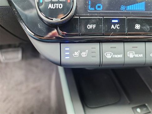 New 2025 Hyundai Elantra Limited image 25