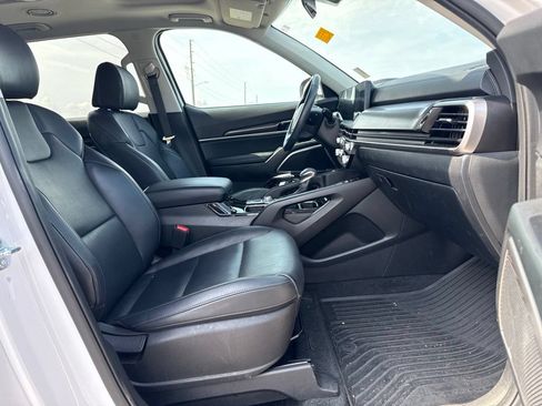Used 2025 Kia Telluride S FWD image 10