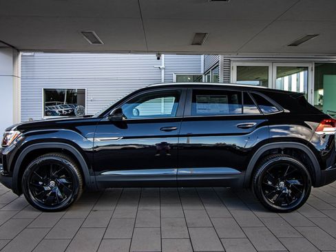 New 2026 Volkswagen Atlas Cross Sport SE image 12