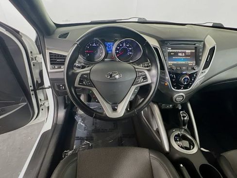 Used 2016 Hyundai Veloster w/ Option Group 02 FWD image 12