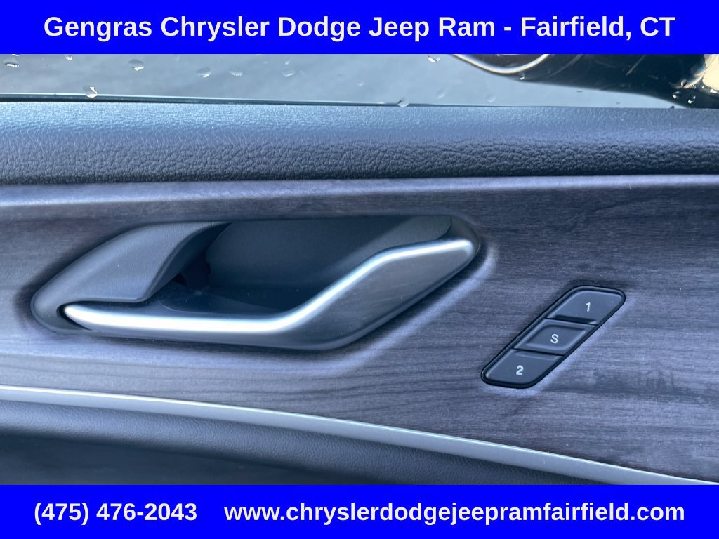 Used 2023 Jeep Grand Cherokee L Limited AWD/4WD image 53