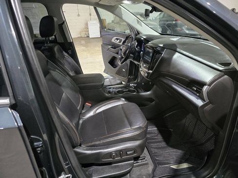 Used 2018 Chevrolet Traverse LT image 36