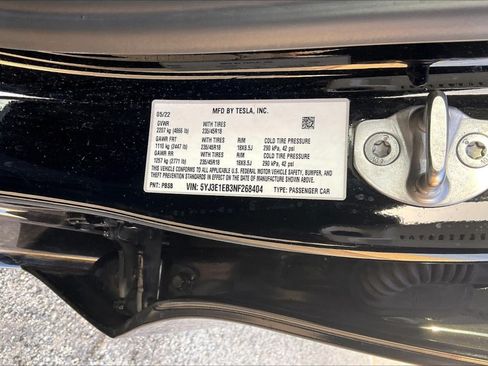 Used 2022 Tesla Model 3 Long Range AWD/4WD image 31