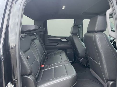 Used 2024 GMC Sierra 1500 SLT image 16