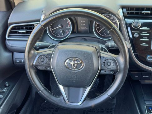 Used 2020 Toyota Camry SE FWD image 18