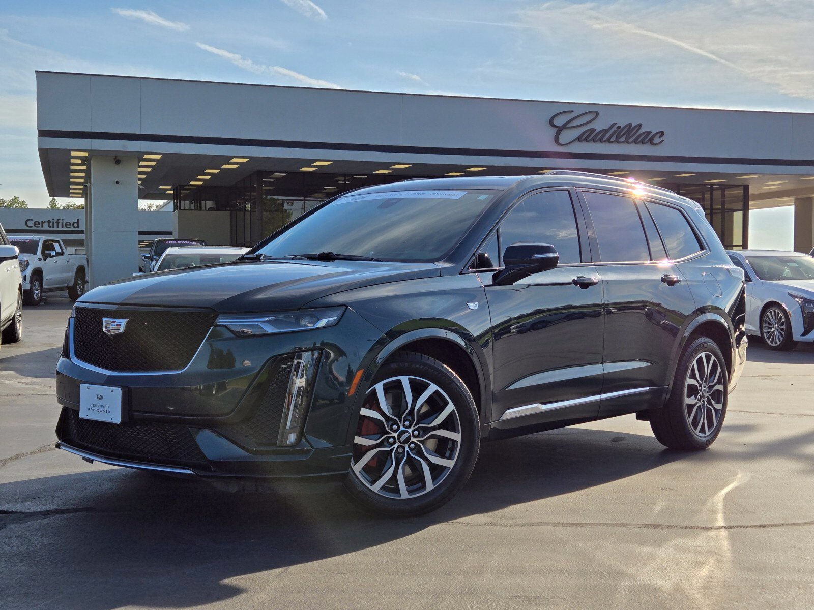 Used 2024 Cadillac XT6 Sport w/ Technology Package AWD/4WD image 1