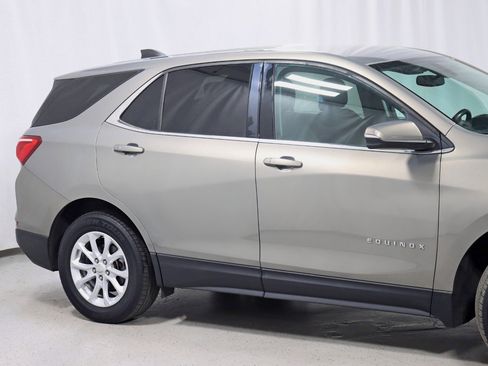 Used 2018 Chevrolet Equinox LT image 3