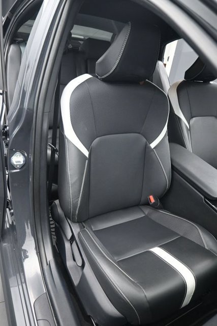 Used 2025 Toyota Camry SE w/ Convenience Package FWD image 15