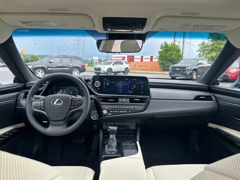 Used 2022 Lexus ES 300h w/ Premium Package FWD image 21