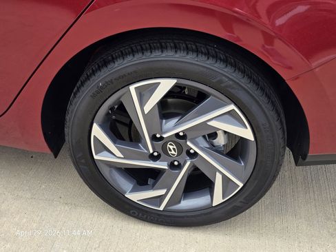 Certified 2025 Hyundai Elantra Sport FWD image 9