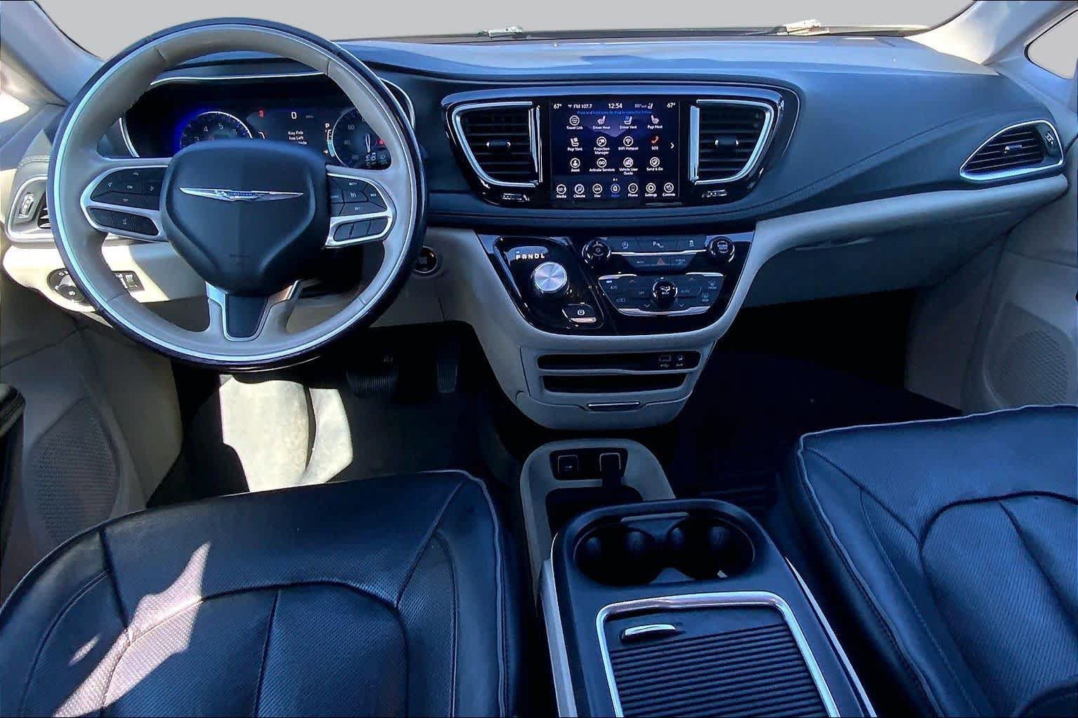 Used 2020 Chrysler Pacifica Limited FWD image 16