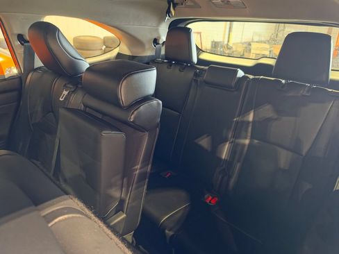 Used 2021 Toyota Highlander XLE AWD/4WD image 8