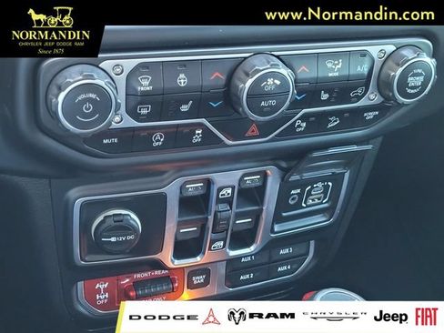 Used 2018 Jeep Wrangler Unlimited Rubicon AWD/4WD image 11