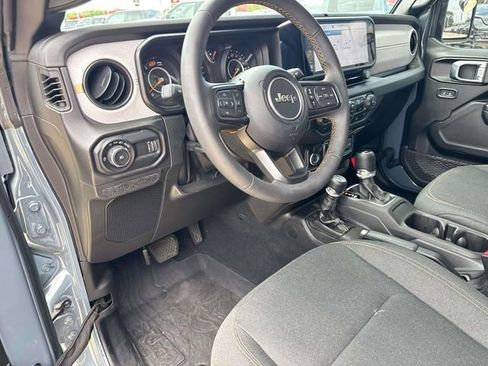Used 2024 Jeep Wrangler Unlimited Sport AWD/4WD image 24
