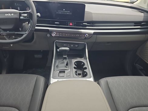 New 2027 Kia Carnival FWD image 13
