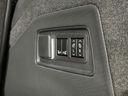 Certified 2023 Cadillac Escalade Premium Luxury w/ Performance Package AWD/4WD image 45