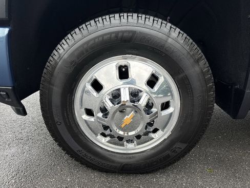 Certified 2025 Chevrolet Silverado 3500 High Country w/ Technology Package AWD/4WD image 19