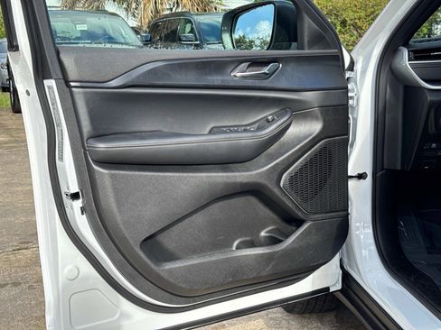 New 2025 Jeep Grand Cherokee L Laredo w/ Trailer Tow Package image 17