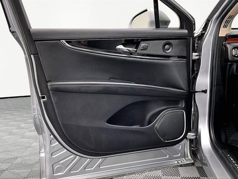 Used 2021 Lincoln Nautilus Reserve w/ Cargo Utility Package image 23