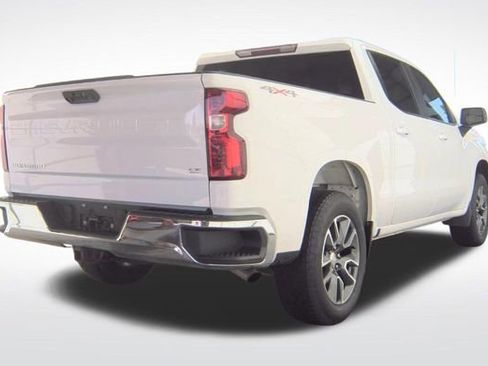 Used 2024 Chevrolet Silverado 1500 LT AWD/4WD image 2