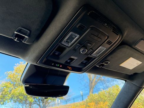 Used 2021 Cadillac Escalade Premium Luxury Platinum image 31