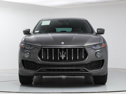 Certified 2023 Maserati Levante GT AWD/4WD image 8