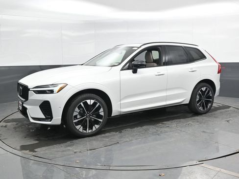 New 2026 Volvo XC60 B5 Plus w/ Climate Package AWD/4WD image 6
