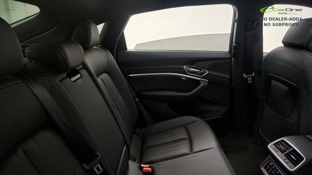 Used 2024 Audi Q8 e-tron Premium Plus w/ Premium Plus Package AWD/4WD image 39