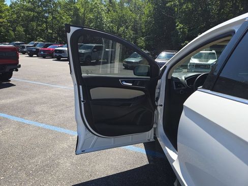 Used 2021 Ford Edge SEL w/ Convenience Package AWD/4WD image 5