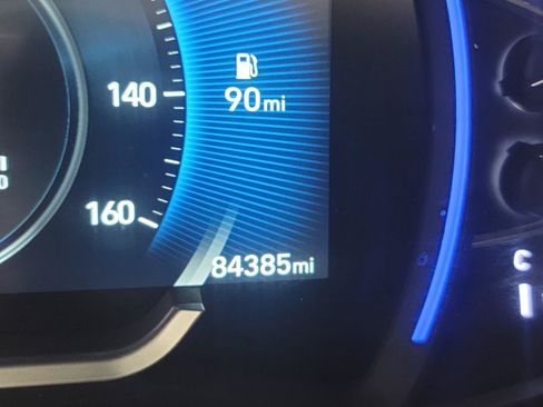 Used 2019 Hyundai Santa Fe Limited AWD/4WD image 37