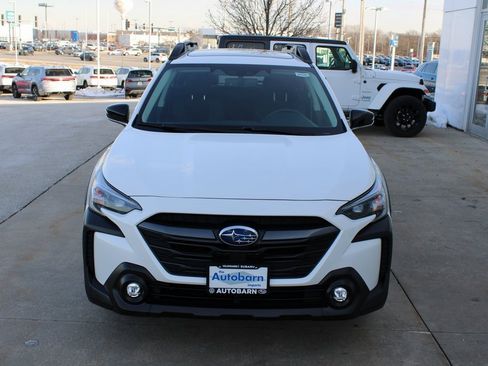 Used 2025 Subaru Outback Premium w/ Popular Package #1A image 2