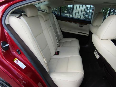 Used 2016 Lexus ES 350 w/ Premium Package w/Wood Trim FWD image 13