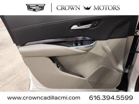 Certified 2023 Cadillac XT4 Luxury w/ Driver Awareness Package FWD image 20