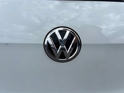 Used 2021 Volkswagen GTI SE FWD image 13