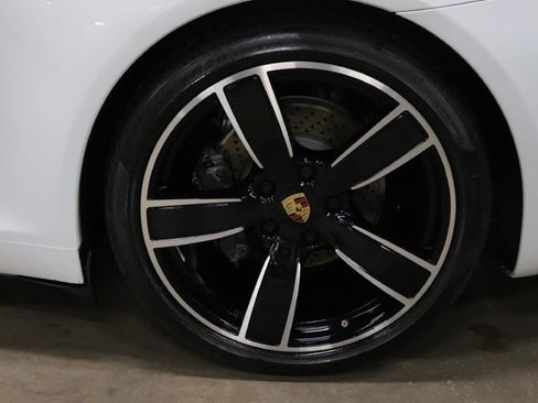 Used 2017 Porsche 911 Carrera image 23