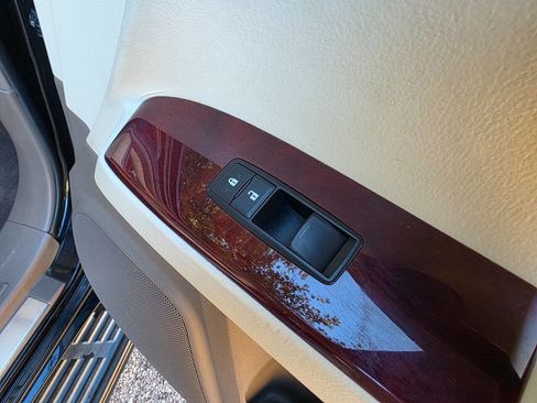 Used 2013 Lexus GX 460 image 36