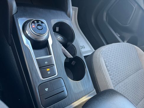 Used 2021 Ford Escape SE image 13