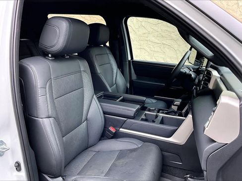 Used 2025 Toyota Tundra Limited AWD/4WD image 9