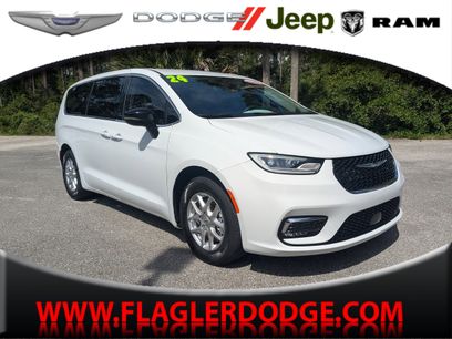 Used 2024 Chrysler Pacifica Touring-L