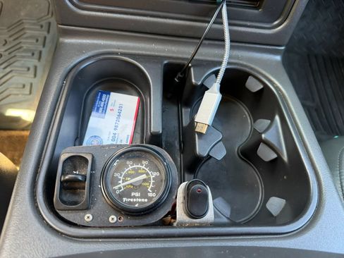 Used 2005 Chevrolet Silverado 2500 LT w/ Heavy-Duty Power Package AWD/4WD image 28