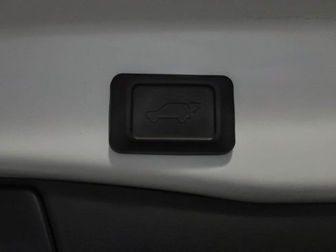 Used 2022 Toyota RAV4 XLE w/ Convenience Package AWD/4WD image 38