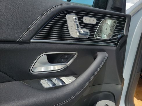 New 2026 Mercedes-Benz GLS 580 4MATIC image 17