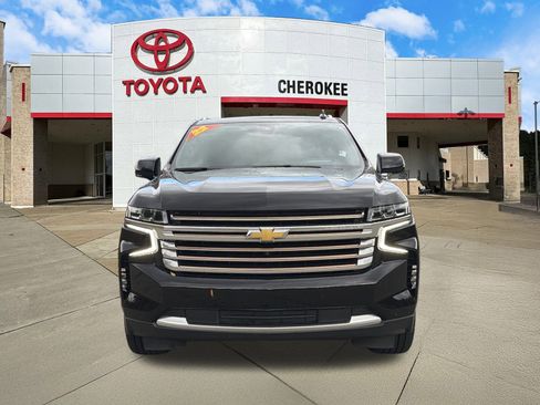 Used 2022 Chevrolet Tahoe High Country image 2