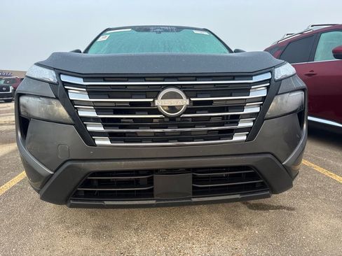 Used 2026 Nissan Rogue S FWD image 2
