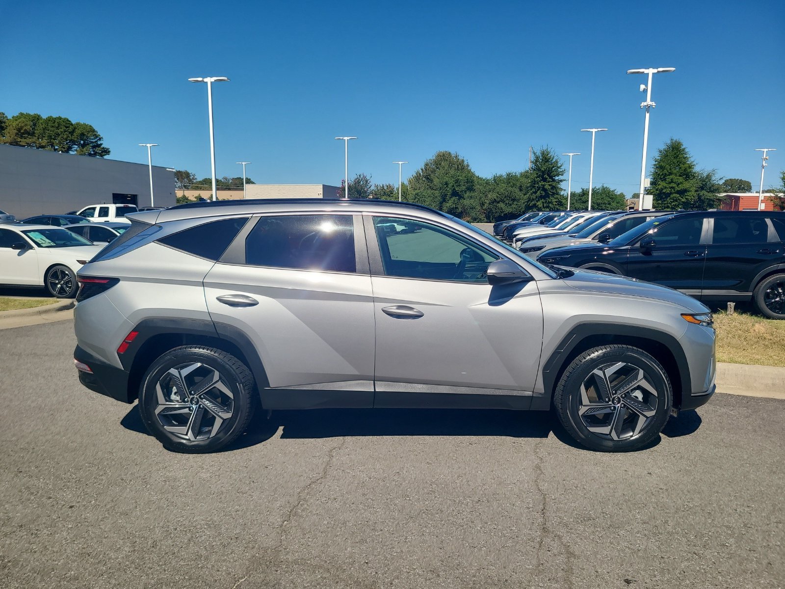 Used 2022 Hyundai Tucson SEL w/ Cargo Package AWD/4WD image 2