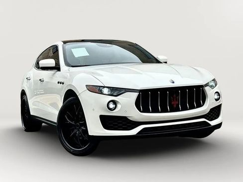 Used 2018 Maserati Levante AWD/4WD image 13