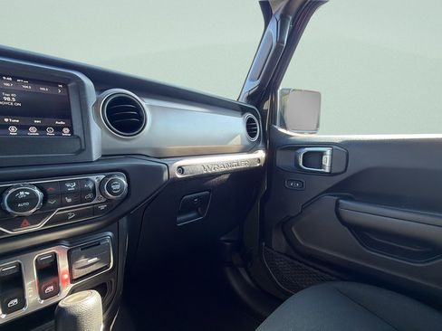 Used 2021 Jeep Wrangler Sport AWD/4WD image 18