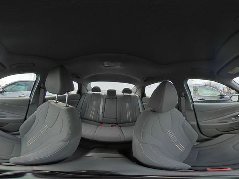 Used 2025 Hyundai Elantra SEL image 41