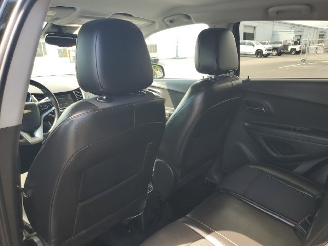 Used 2019 Chevrolet Trax LT w/ Redline Edition FWD image 11