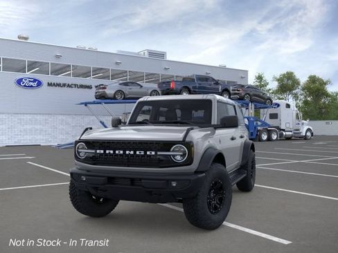New 2026 Ford Bronco Outer Banks w/ Sasquatch Package AWD/4WD image 2